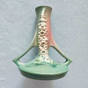 Roseville Pottery Foxglove Bud Vase, Shape 159-5, Petal Green